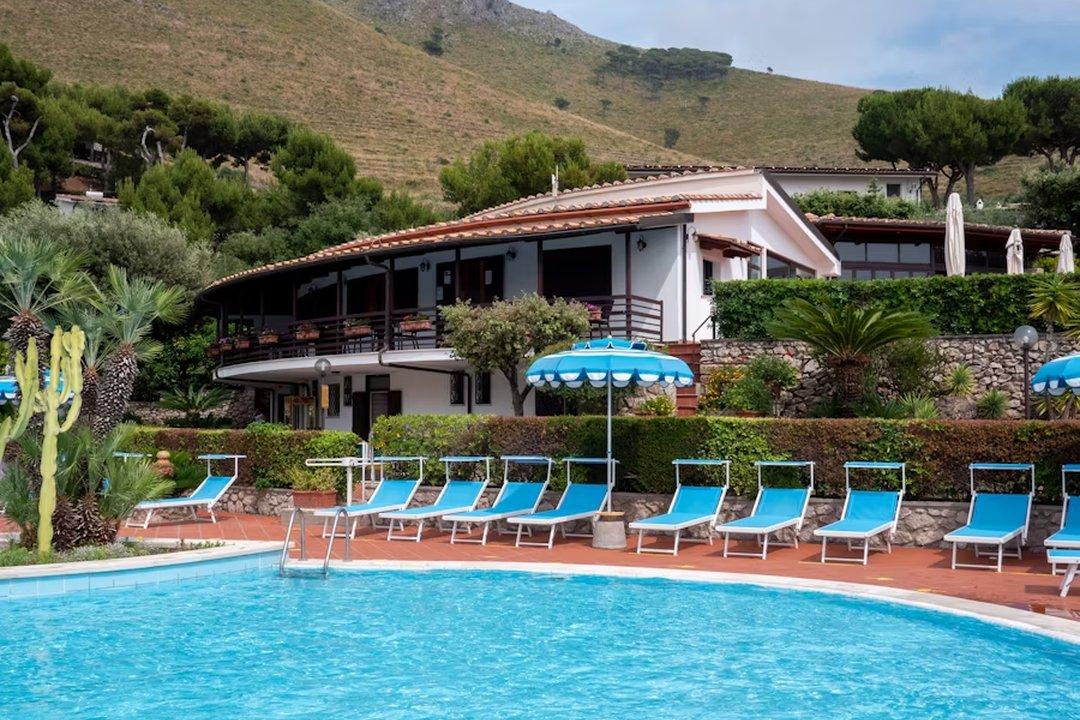 Top Reasons Your Pool Isn’t Holding Water