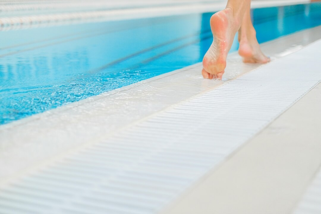 How to Keep Pool Steps Clean and Safe Image