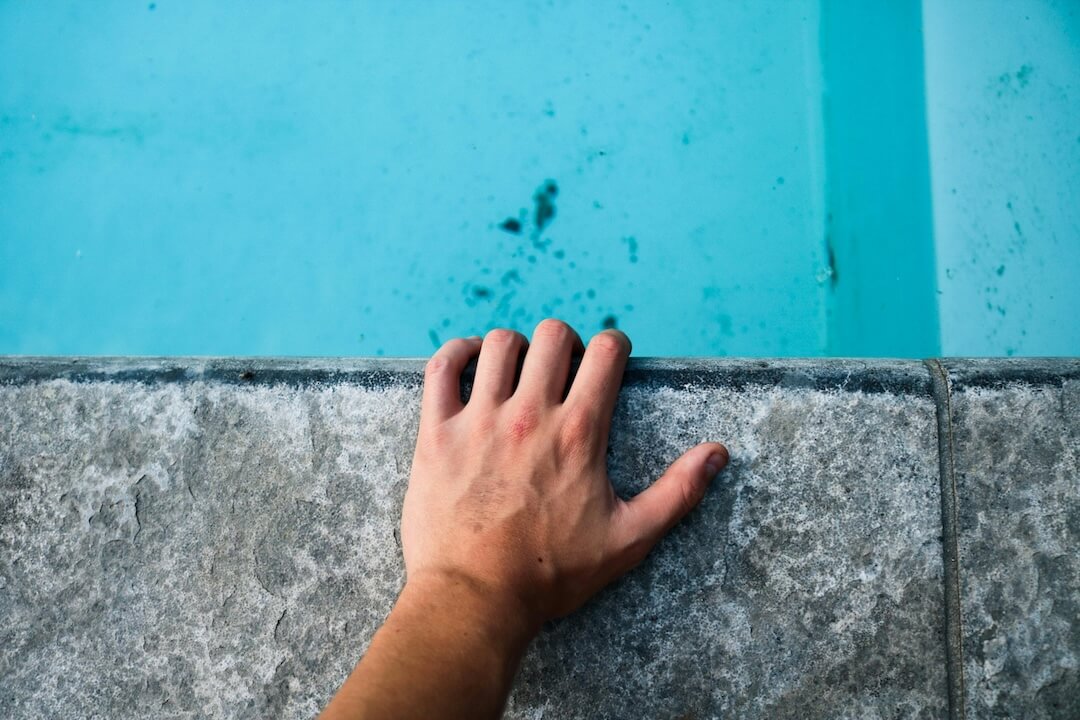 Tips for Choosing Pool Tiles Image