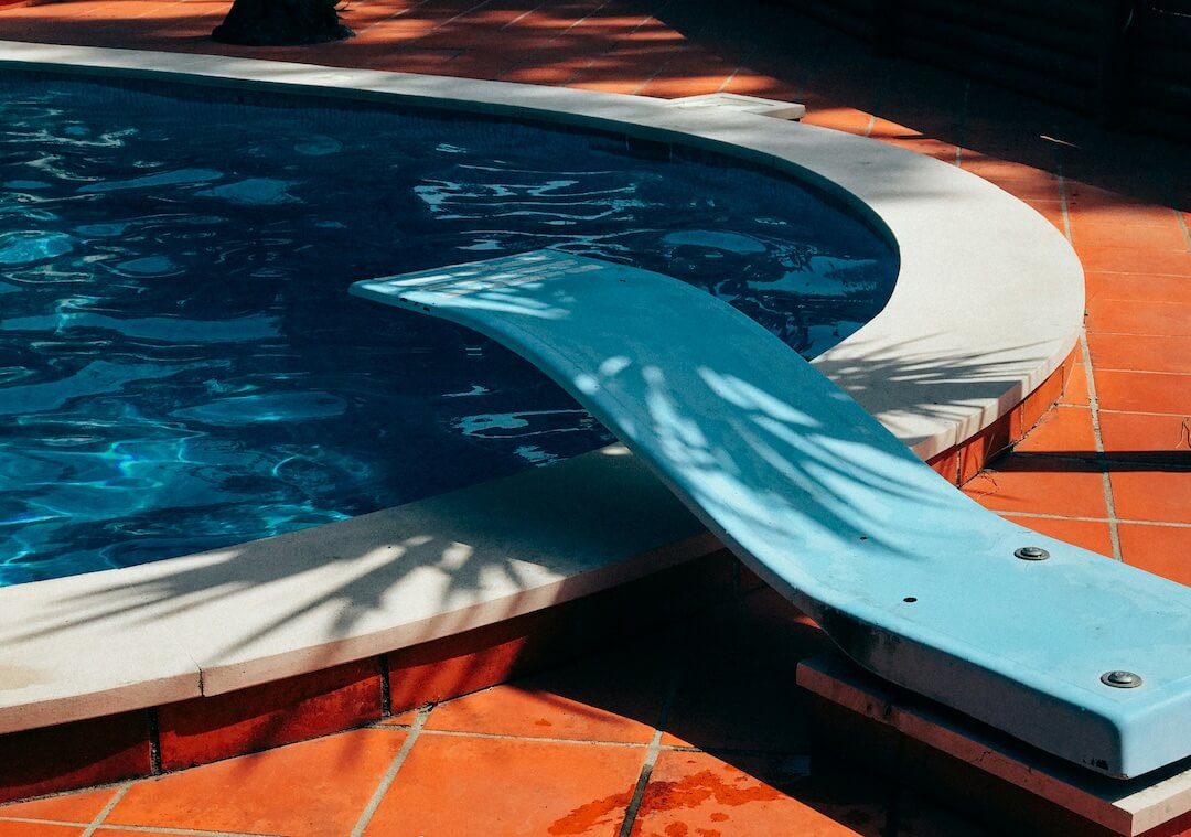 Benefits of Professional Ladder Cleaning for Your Pool Image