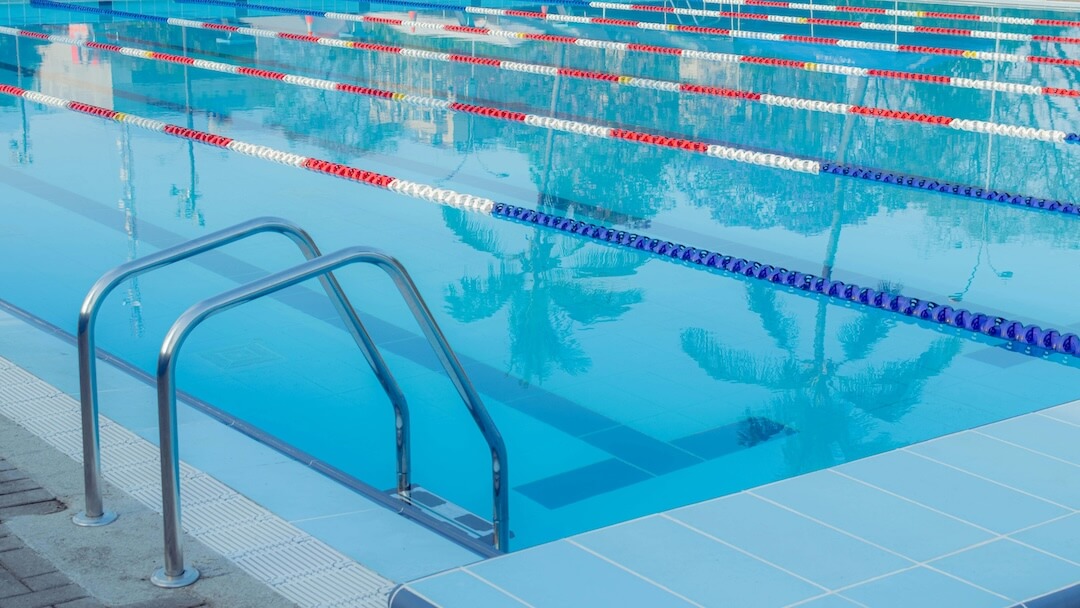 Common Problems Addressed During Pool Ladder Cleaning Image