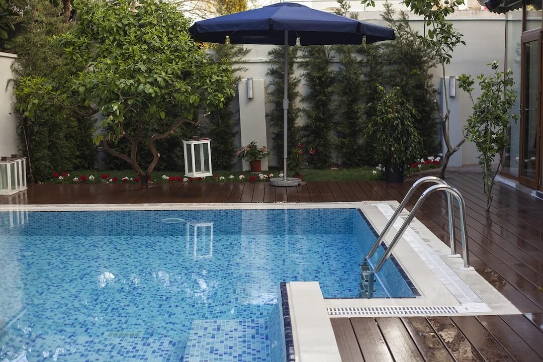 Signs That Your Pool Filter Needs Cleaning Image